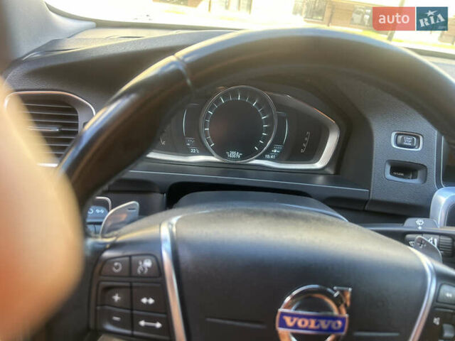 Вольво С60 2013 у Києві на Automoto.ua Чорний Вольво С60, об'ємом двигуна 2.52 л та пробігом 164 тис. км за 15300 $, фото 23 на Automoto.ua