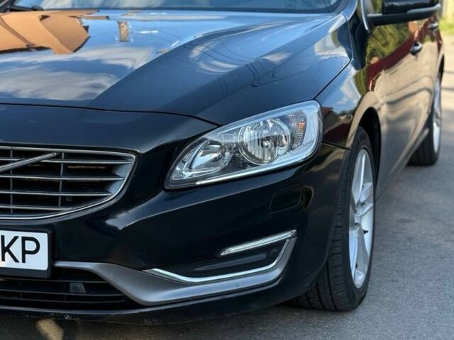 Чорний Вольво С60, об'ємом двигуна 2.5 л та пробігом 3 тис. км за 11000 $, фото 4 на Automoto.ua