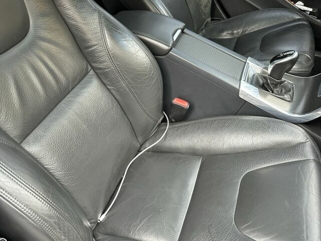 Черный Вольво С60, объемом двигателя 2.5 л и пробегом 304 тыс. км за 9400 $, фото 21 на Automoto.ua