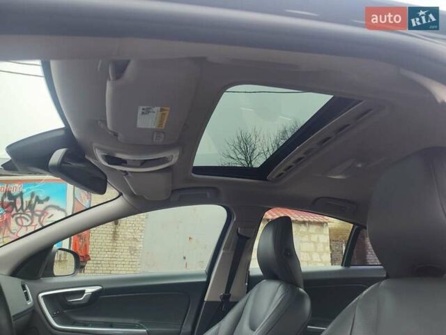 Черный Вольво С60, объемом двигателя 2.5 л и пробегом 133 тыс. км за 12100 $, фото 19 на Automoto.ua