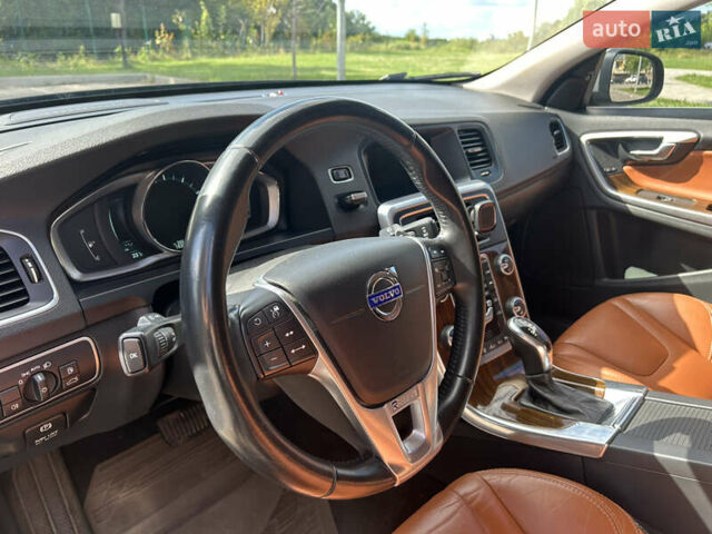 Вольво С60 2013 у Києві на Automoto.ua Чорний Вольво С60, об'ємом двигуна 2.52 л та пробігом 164 тис. км за 15300 $, фото 18 на Automoto.ua