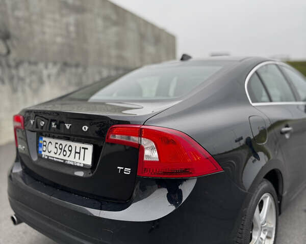 Черный Вольво С60, объемом двигателя 2.5 л и пробегом 138 тыс. км за 7900 $, фото 39 на Automoto.ua