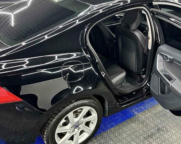 Черный Вольво С60, объемом двигателя 2.52 л и пробегом 152 тыс. км за 12200 $, фото 3 на Automoto.ua