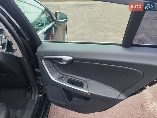 Черный Вольво С60, объемом двигателя 2.5 л и пробегом 133 тыс. км за 12100 $, фото 27 на Automoto.ua