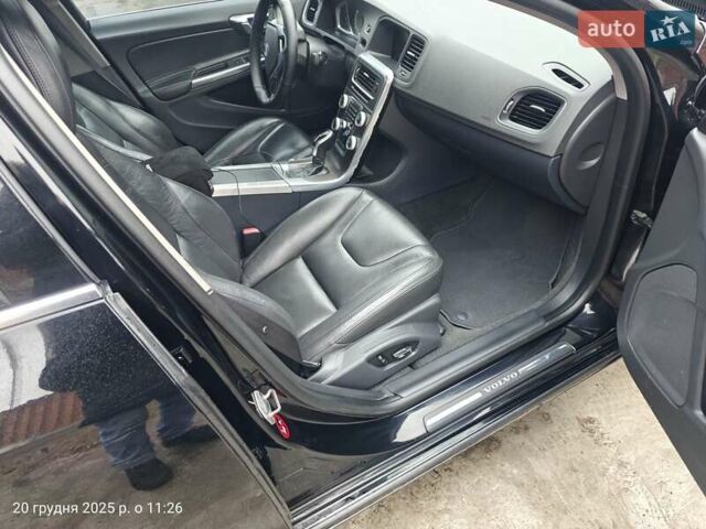 Черный Вольво С60, объемом двигателя 2.5 л и пробегом 100 тыс. км за 15500 $, фото 13 на Automoto.ua