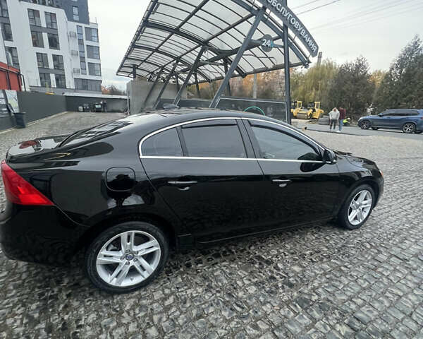 Чорний Вольво С60, об'ємом двигуна 2.5 л та пробігом 156 тис. км за 12300 $, фото 2 на Automoto.ua