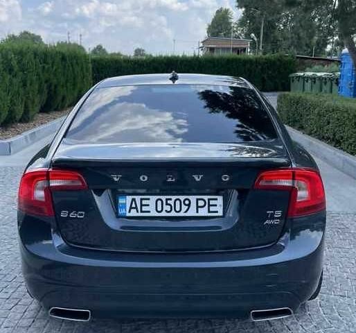 Черный Вольво С60, объемом двигателя 2.5 л и пробегом 235 тыс. км за 8100 $, фото 6 на Automoto.ua