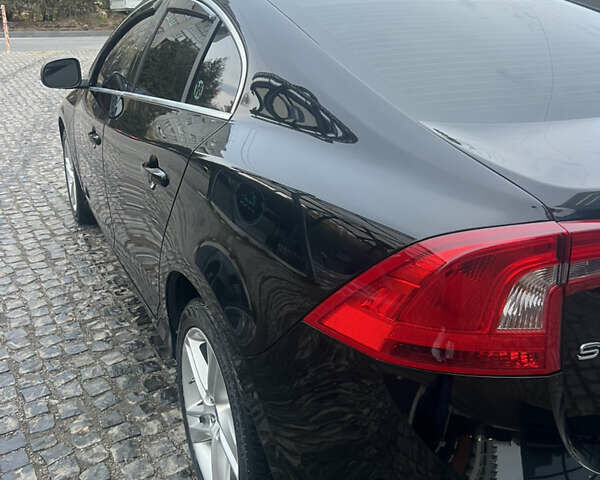 Черный Вольво С60, объемом двигателя 2.5 л и пробегом 155 тыс. км за 12599 $, фото 5 на Automoto.ua