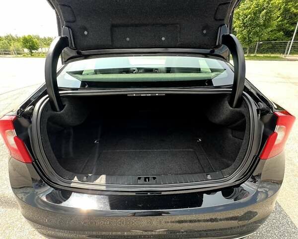 Черный Вольво С60, объемом двигателя 2.5 л и пробегом 150 тыс. км за 13500 $, фото 14 на Automoto.ua