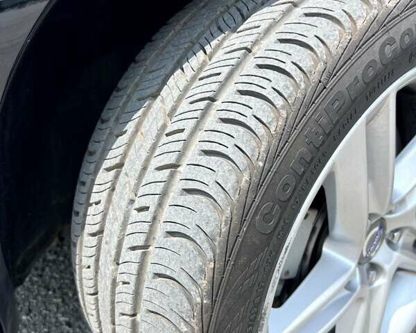 Черный Вольво С60, объемом двигателя 2.5 л и пробегом 150 тыс. км за 13500 $, фото 1 на Automoto.ua