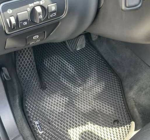 Черный Вольво С60, объемом двигателя 2.5 л и пробегом 235 тыс. км за 8100 $, фото 15 на Automoto.ua