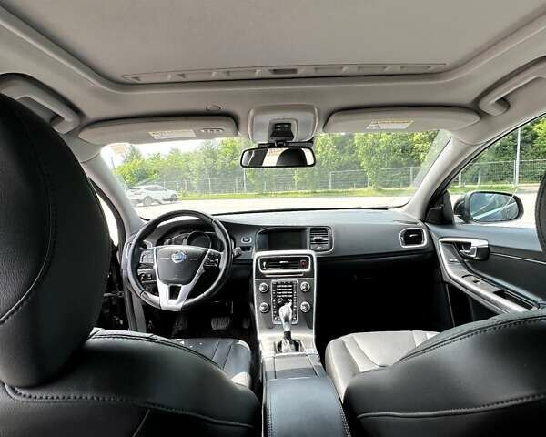 Черный Вольво С60, объемом двигателя 2.5 л и пробегом 150 тыс. км за 13500 $, фото 5 на Automoto.ua