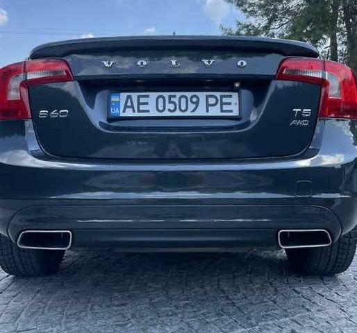 Черный Вольво С60, объемом двигателя 2.5 л и пробегом 235 тыс. км за 8100 $, фото 7 на Automoto.ua