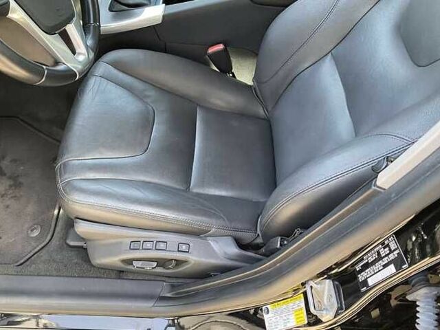 Чорний Вольво С60, об'ємом двигуна 2 л та пробігом 119 тис. км за 9000 $, фото 7 на Automoto.ua