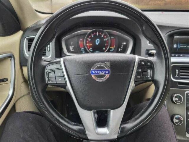 Черный Вольво С60, объемом двигателя 2 л и пробегом 98 тыс. км за 80000 $, фото 13 на Automoto.ua