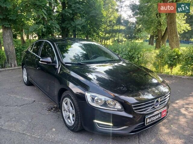 Черный Вольво С60, объемом двигателя 2 л и пробегом 255 тыс. км за 11790 $, фото 2 на Automoto.ua