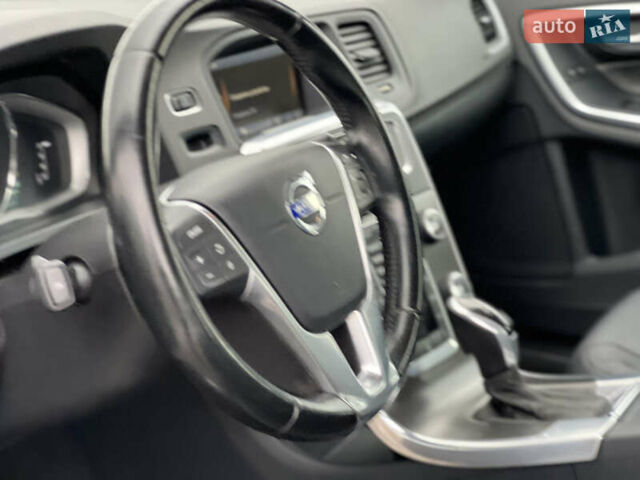 Черный Вольво С60, объемом двигателя 1.97 л и пробегом 220 тыс. км за 12300 $, фото 6 на Automoto.ua