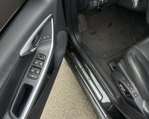 Чорний Вольво С60, об'ємом двигуна 2.5 л та пробігом 77 тис. км за 13500 $, фото 12 на Automoto.ua