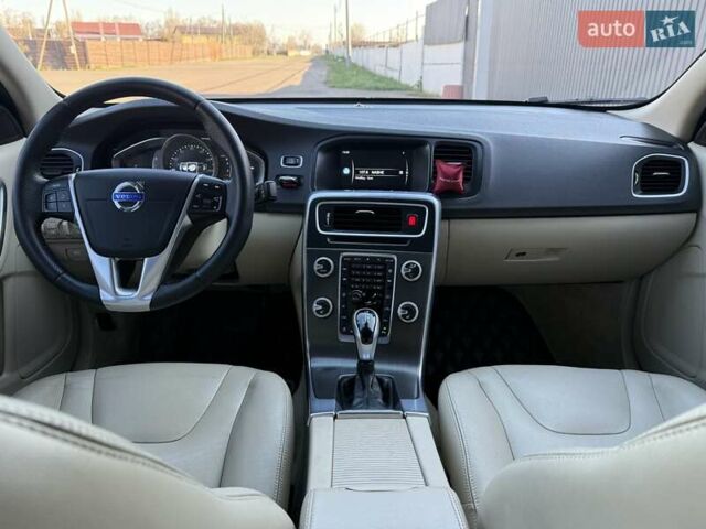 Черный Вольво С60, объемом двигателя 1.97 л и пробегом 140 тыс. км за 10500 $, фото 62 на Automoto.ua