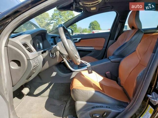 Вольво С60 2015 у Чернігові на Automoto.ua Чорний Вольво С60, об'ємом двигуна 2 л та пробігом 135 тис. км за 1300 $, фото 6 на Automoto.ua