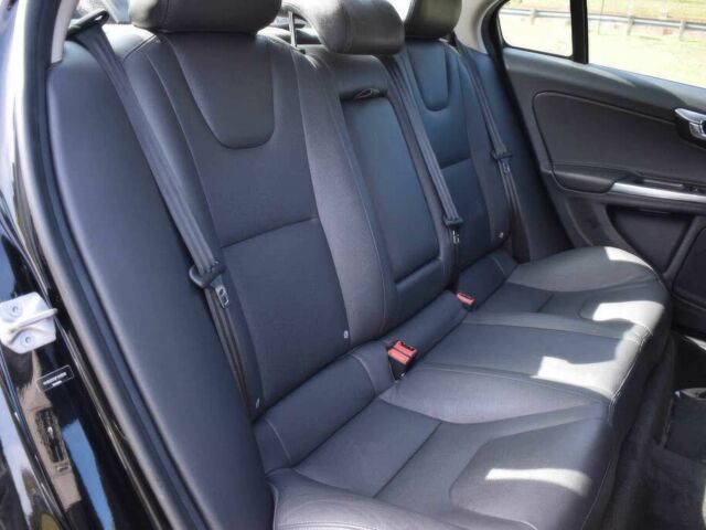 Чорний Вольво С60, об'ємом двигуна 2.5 л та пробігом 74 тис. км за 9500 $, фото 11 на Automoto.ua