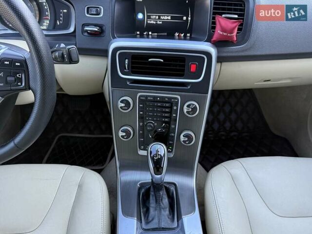 Черный Вольво С60, объемом двигателя 1.97 л и пробегом 140 тыс. км за 10500 $, фото 66 на Automoto.ua