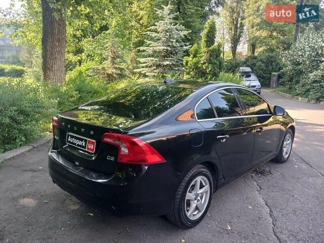 Черный Вольво С60, объемом двигателя 2 л и пробегом 255 тыс. км за 11790 $, фото 4 на Automoto.ua