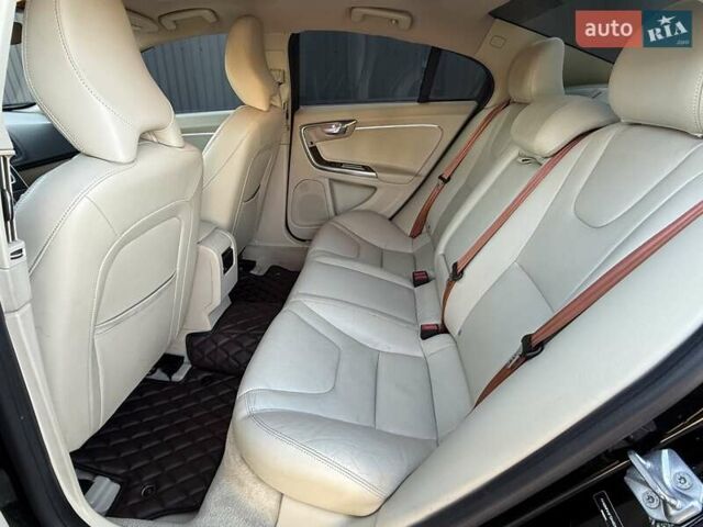 Черный Вольво С60, объемом двигателя 1.97 л и пробегом 140 тыс. км за 10500 $, фото 49 на Automoto.ua