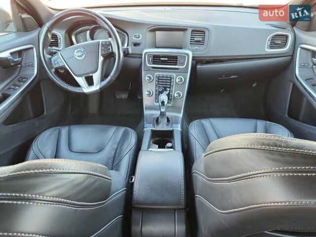 Черный Вольво С60, объемом двигателя 1.97 л и пробегом 120 тыс. км за 1500 $, фото 7 на Automoto.ua