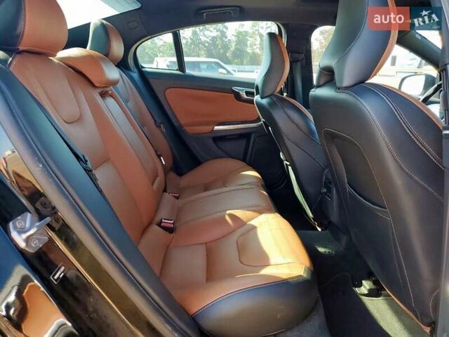 Черный Вольво С60, объемом двигателя 2 л и пробегом 135 тыс. км за 1300 $, фото 9 на Automoto.ua