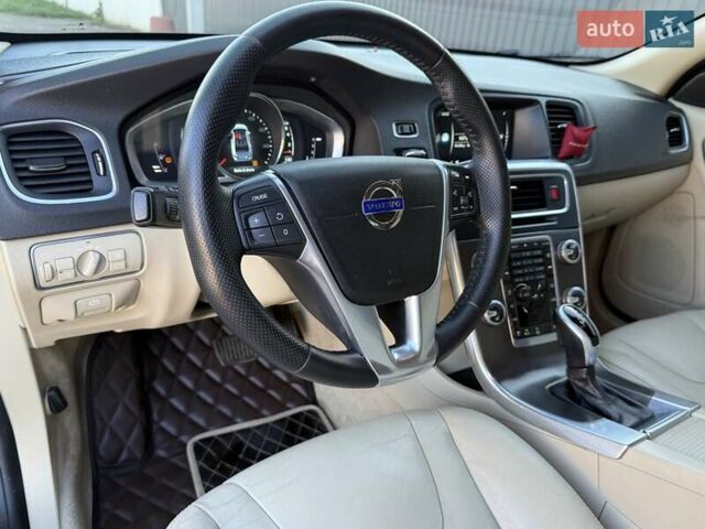 Черный Вольво С60, объемом двигателя 1.97 л и пробегом 140 тыс. км за 10500 $, фото 44 на Automoto.ua