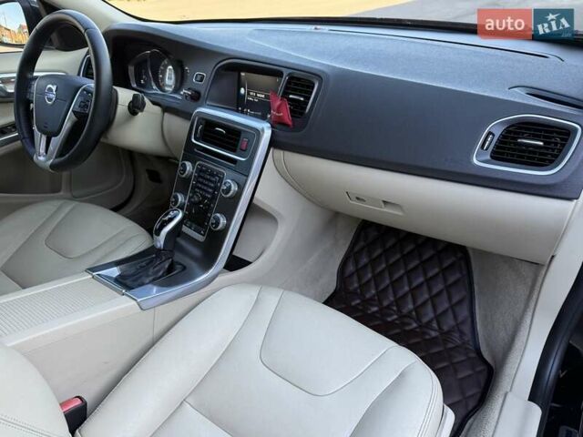 Черный Вольво С60, объемом двигателя 1.97 л и пробегом 140 тыс. км за 10500 $, фото 57 на Automoto.ua