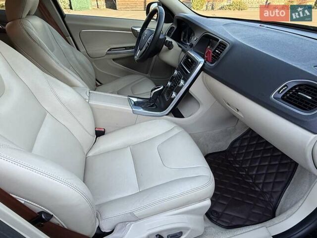 Черный Вольво С60, объемом двигателя 1.97 л и пробегом 140 тыс. км за 10500 $, фото 53 на Automoto.ua