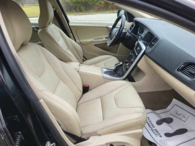 Черный Вольво С60, объемом двигателя 2 л и пробегом 98 тыс. км за 80000 $, фото 10 на Automoto.ua