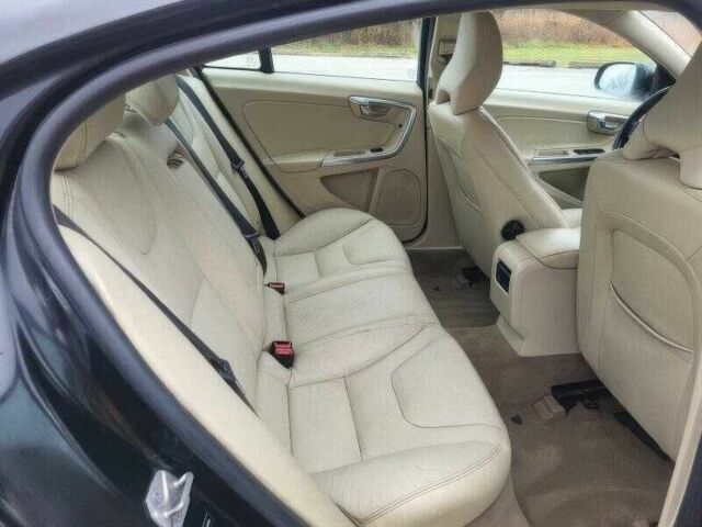 Черный Вольво С60, объемом двигателя 2 л и пробегом 98 тыс. км за 80000 $, фото 11 на Automoto.ua