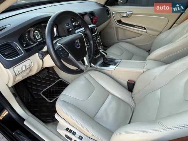 Черный Вольво С60, объемом двигателя 1.97 л и пробегом 140 тыс. км за 10500 $, фото 39 на Automoto.ua