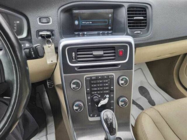 Черный Вольво С60, объемом двигателя 2 л и пробегом 98 тыс. км за 80000 $, фото 14 на Automoto.ua