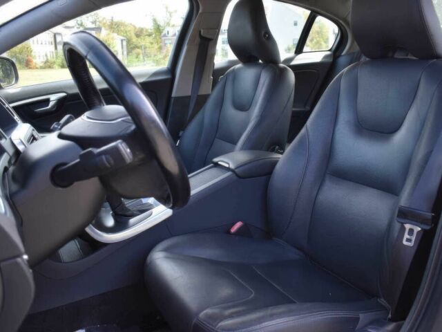 Чорний Вольво С60, об'ємом двигуна 2.5 л та пробігом 74 тис. км за 9500 $, фото 7 на Automoto.ua