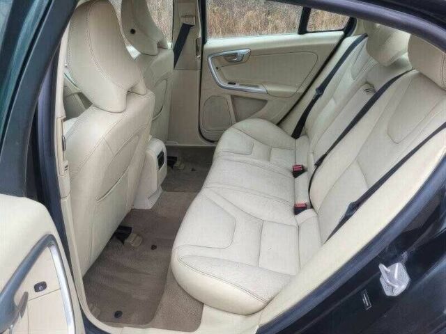 Черный Вольво С60, объемом двигателя 2 л и пробегом 98 тыс. км за 80000 $, фото 12 на Automoto.ua