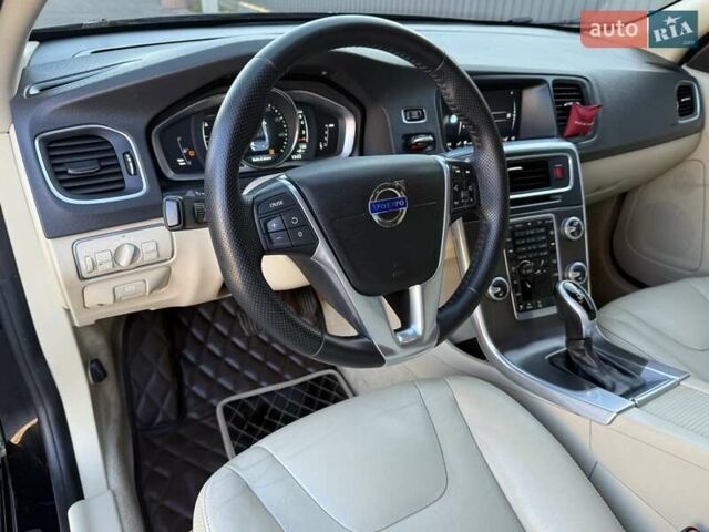 Черный Вольво С60, объемом двигателя 1.97 л и пробегом 140 тыс. км за 10500 $, фото 43 на Automoto.ua