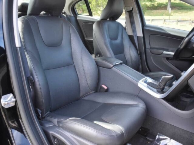 Чорний Вольво С60, об'ємом двигуна 2.5 л та пробігом 74 тис. км за 9500 $, фото 6 на Automoto.ua