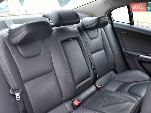 Черный Вольво С60, объемом двигателя 1.97 л и пробегом 82 тыс. км за 10500 $, фото 23 на Automoto.ua