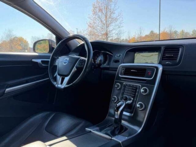 Черный Вольво С60, объемом двигателя 2.5 л и пробегом 99 тыс. км за 6600 $, фото 12 на Automoto.ua