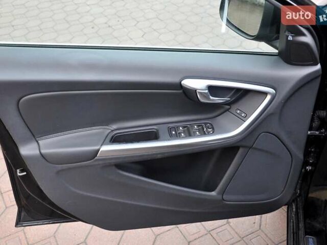 Черный Вольво С60, объемом двигателя 1.97 л и пробегом 82 тыс. км за 10500 $, фото 13 на Automoto.ua