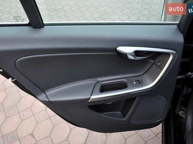 Черный Вольво С60, объемом двигателя 1.97 л и пробегом 82 тыс. км за 10500 $, фото 18 на Automoto.ua