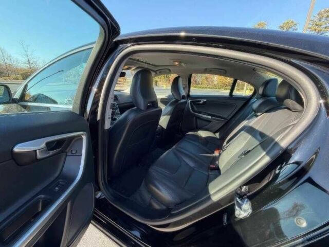 Черный Вольво С60, объемом двигателя 2.5 л и пробегом 99 тыс. км за 6600 $, фото 11 на Automoto.ua