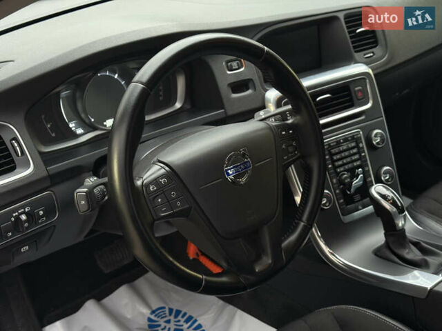 Черный Вольво С60, объемом двигателя 1.97 л и пробегом 237 тыс. км за 14800 $, фото 8 на Automoto.ua