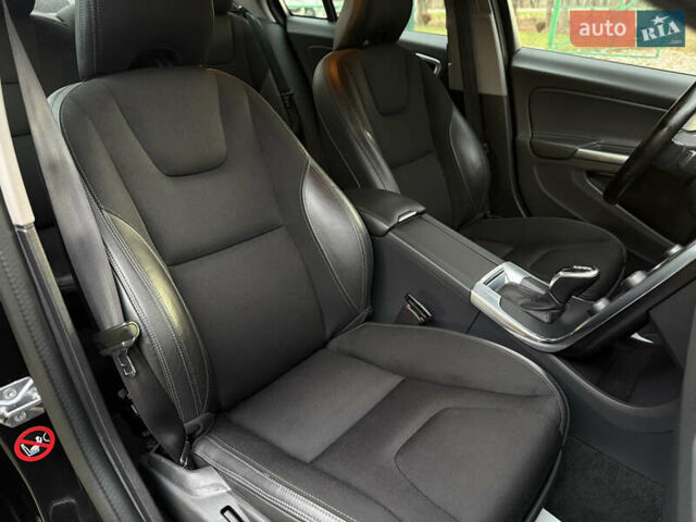 Черный Вольво С60, объемом двигателя 1.97 л и пробегом 237 тыс. км за 14800 $, фото 14 на Automoto.ua