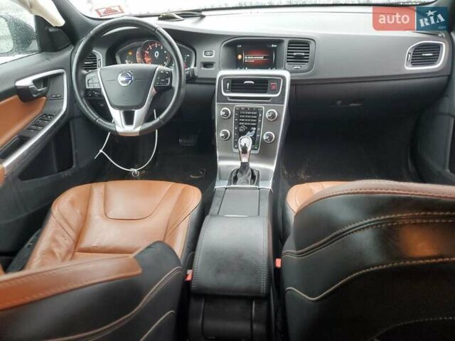Черный Вольво С60, объемом двигателя 2.52 л и пробегом 112 тыс. км за 2400 $, фото 7 на Automoto.ua