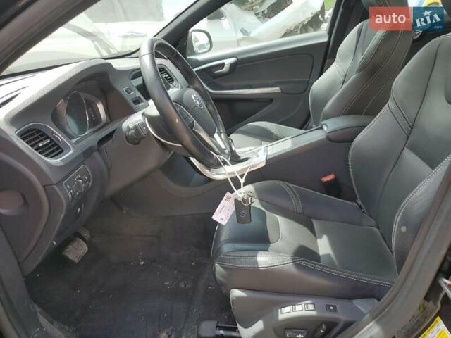 Черный Вольво С60, объемом двигателя 2 л и пробегом 88 тыс. км за 3000 $, фото 2 на Automoto.ua